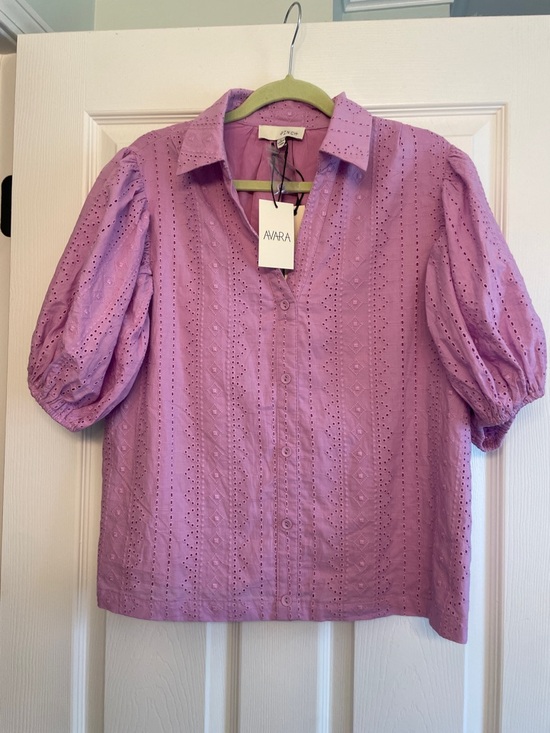Pinch Tops - Pinch Lavender Eyelet Puff Sleeve Button-Down Shirt